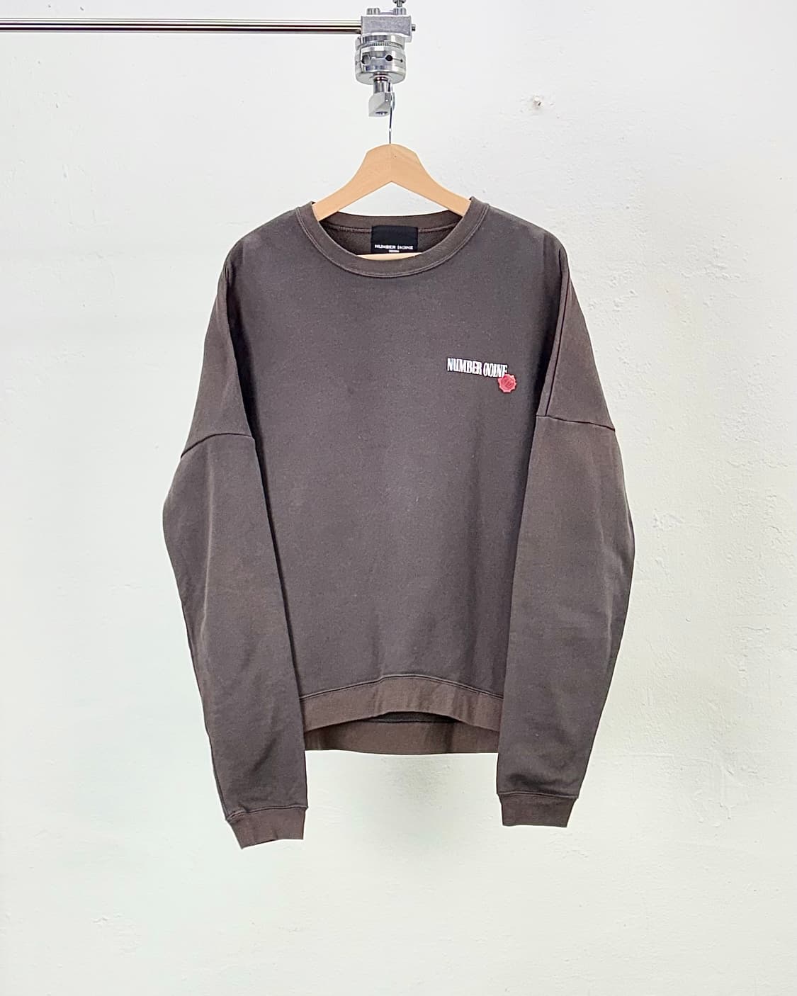 넘버나인 모키 실링 오버복스 크루넥 스웨트 셔츠 상품이미지1
