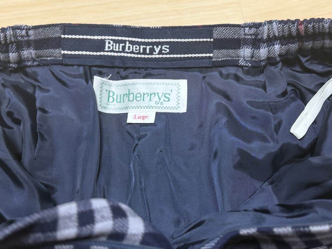 버버리 반바지 상품이미지2