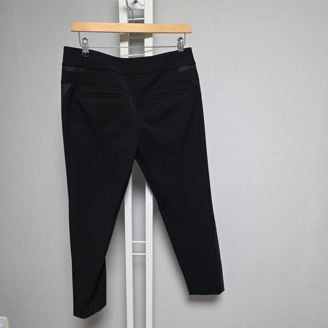 오브제 강진영  블랙 배색 여성 슬랙스 상품이미지6