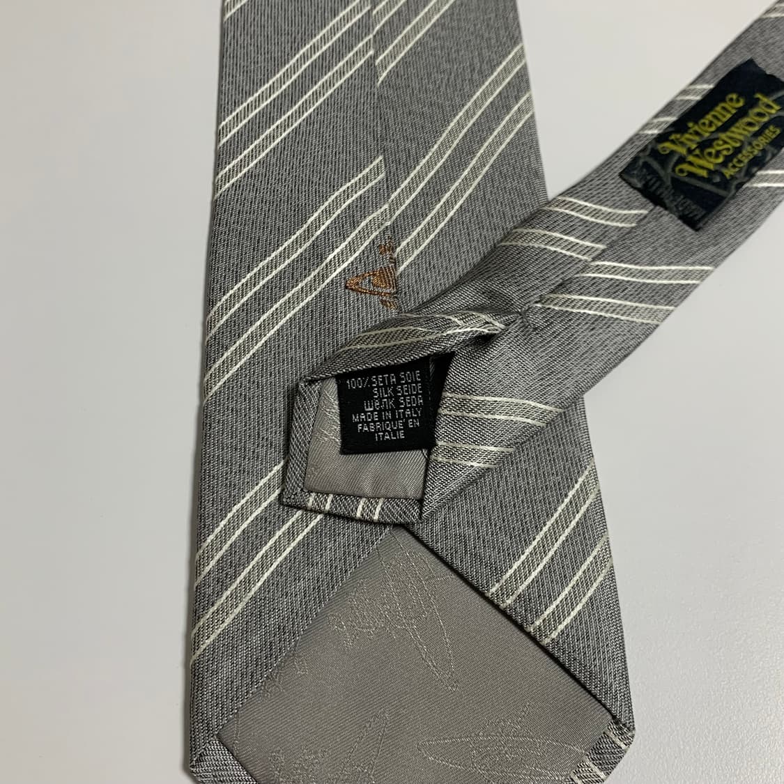 비비안웨스트우드 스트라이프 로고넥타이 명품 100실크 A+등급 8.8cm 상품이미지8