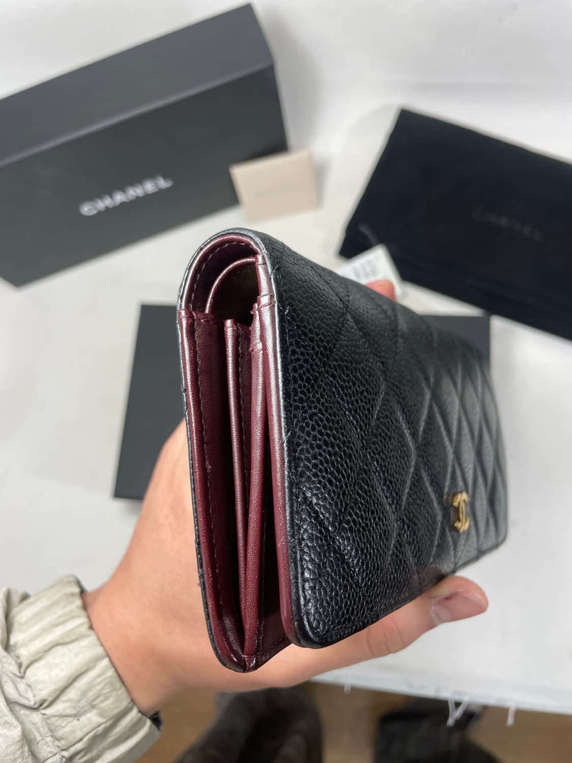 [새상품급,풀구성] 샤넬 클래식 플랩 장지갑 캐비어 금장 블랙 상품이미지3