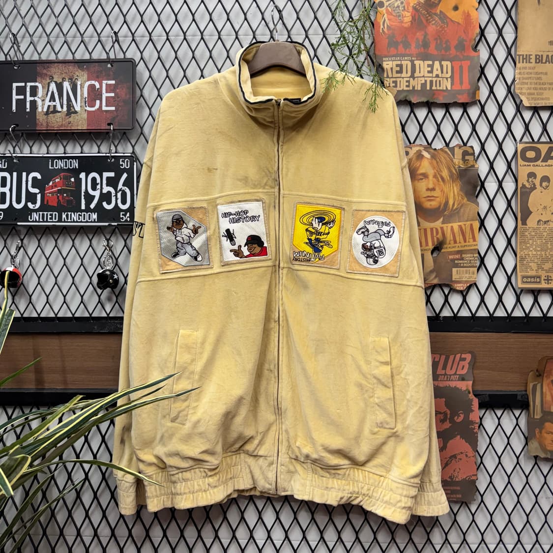 90s 빈티지 올드스쿨 벨벳 트랙자켓 전면 패치 디테일 옐로 상품이미지1