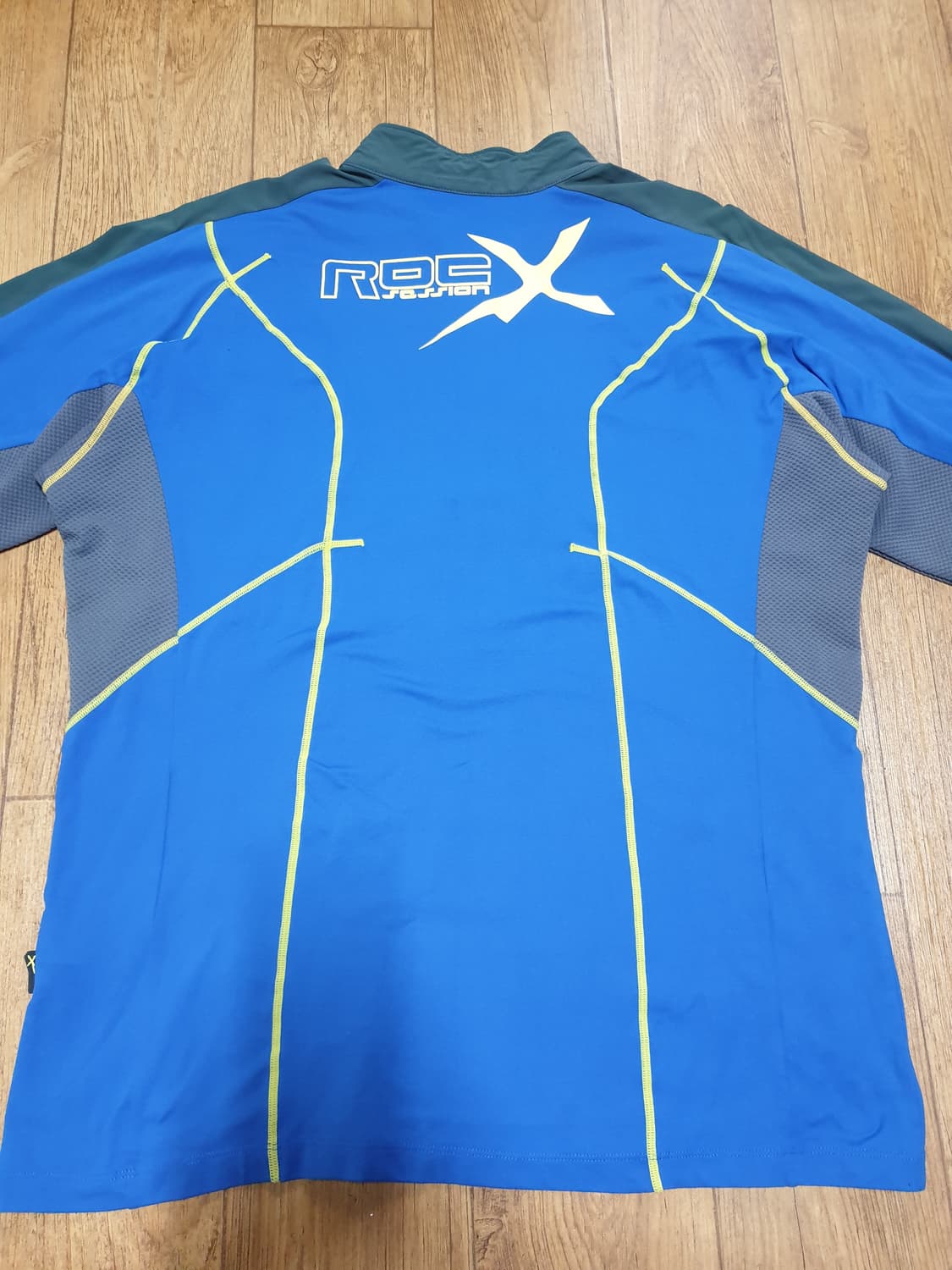 1018 밀레 아웃도어 반집업 110 사이즈입니다 상품이미지5