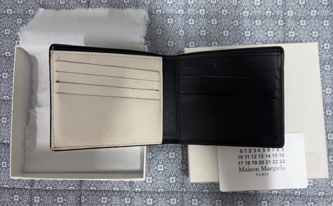 메종마르지엘라 투톤 반지갑 상품이미지1