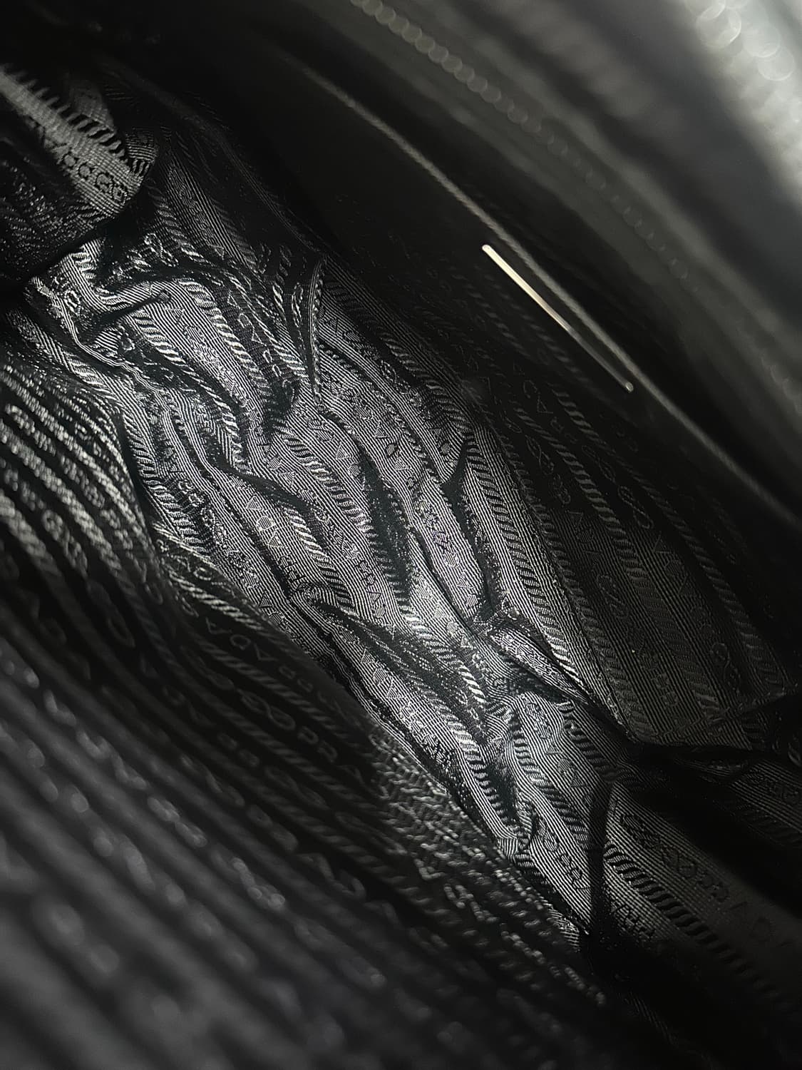 [A+ 정품] 프라다 메신저백 신형 내장칩 상품이미지5