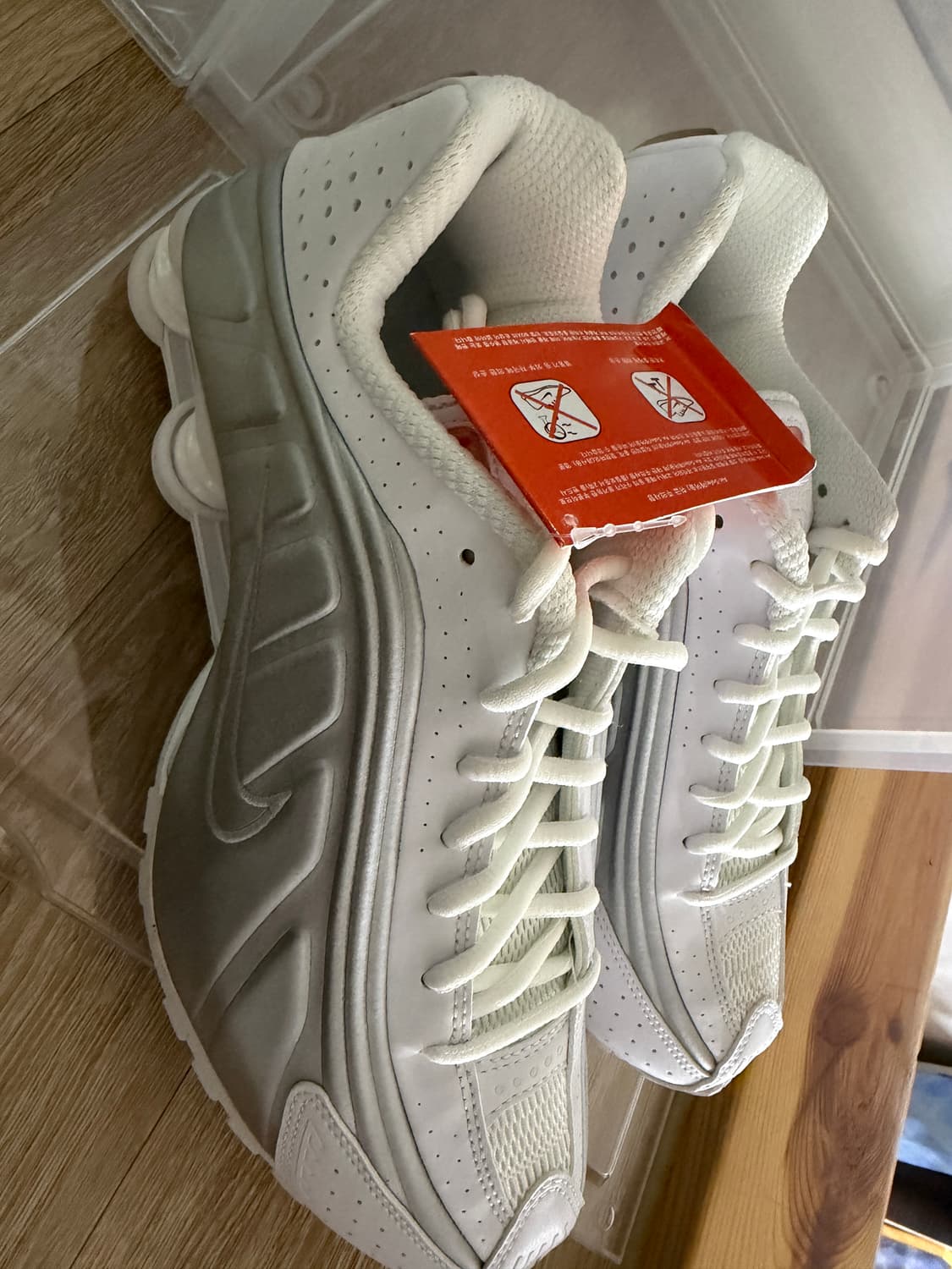 나이키 샥스 R4 270 미사용 새제품  상품이미지1