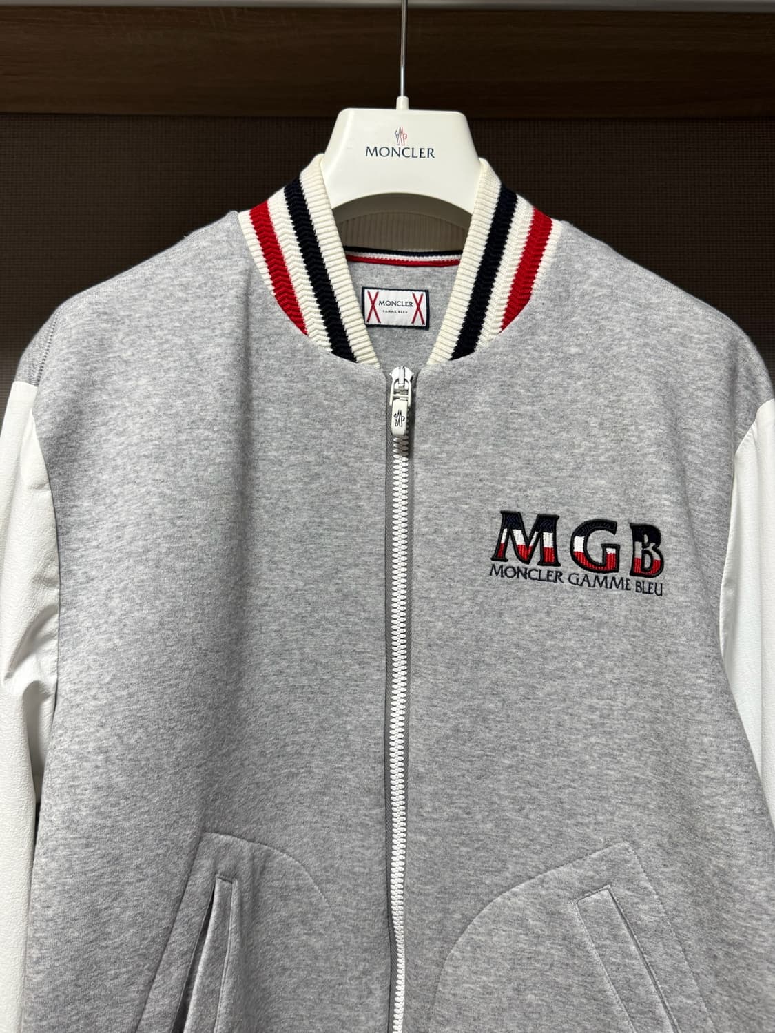 몽클레어 감마블루 자수 로고 자켓 그레이 L  상품이미지2