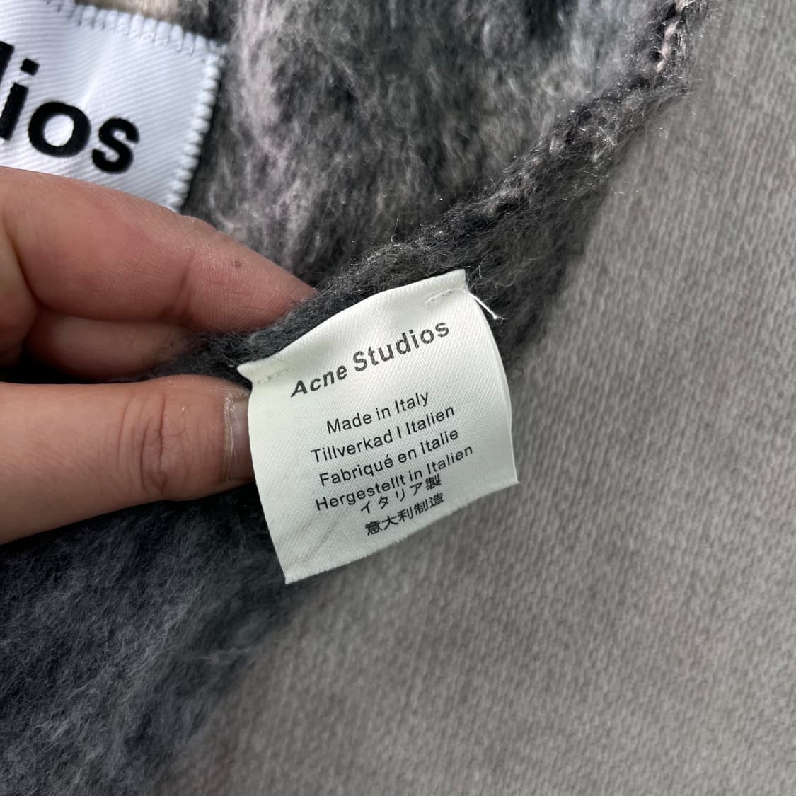 아크네스듀디오 모헤어 그린 머플러 상품이미지3