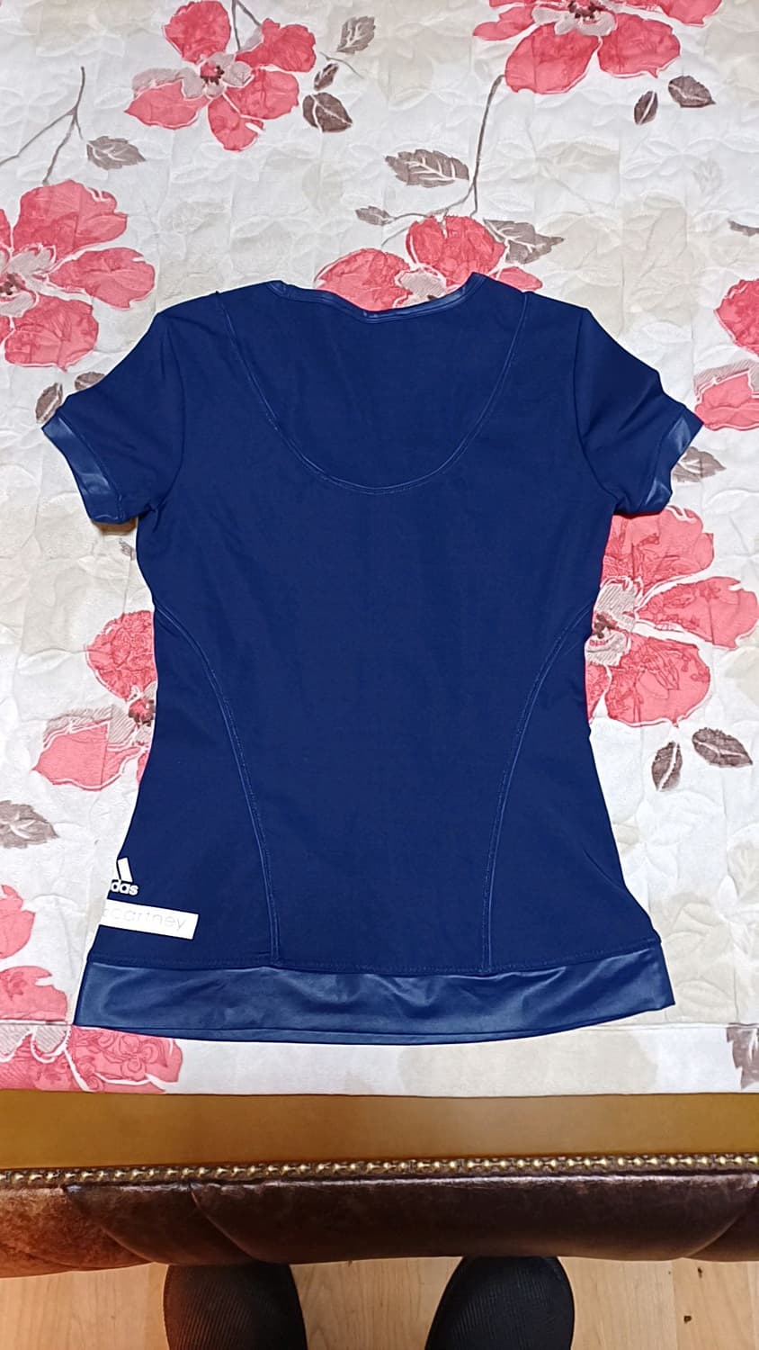 아디다스 냉감기능성 스판반팔 85 여성44 가슴38 기장59 상품이미지4