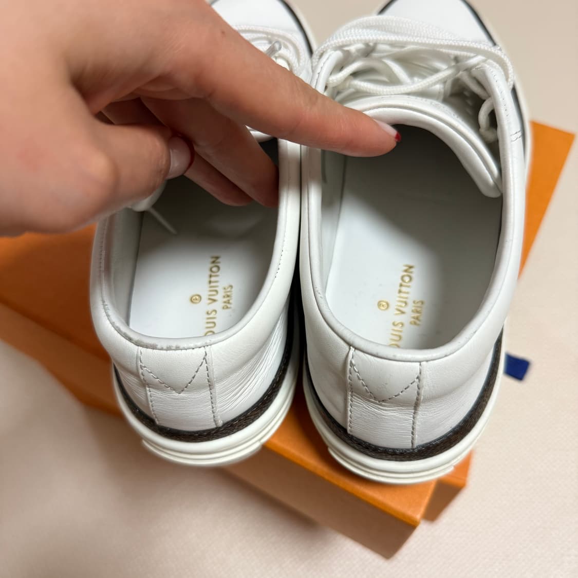 루이비통 타임아웃 스니커즈 37사이즈 상품이미지4