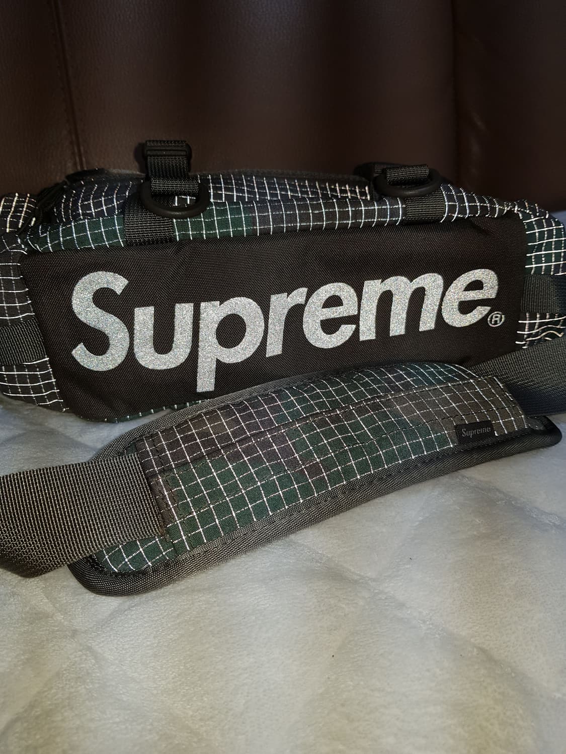 슈프림 미니 더플백 크로스백 우드랜드 카모 24SS 상품이미지9