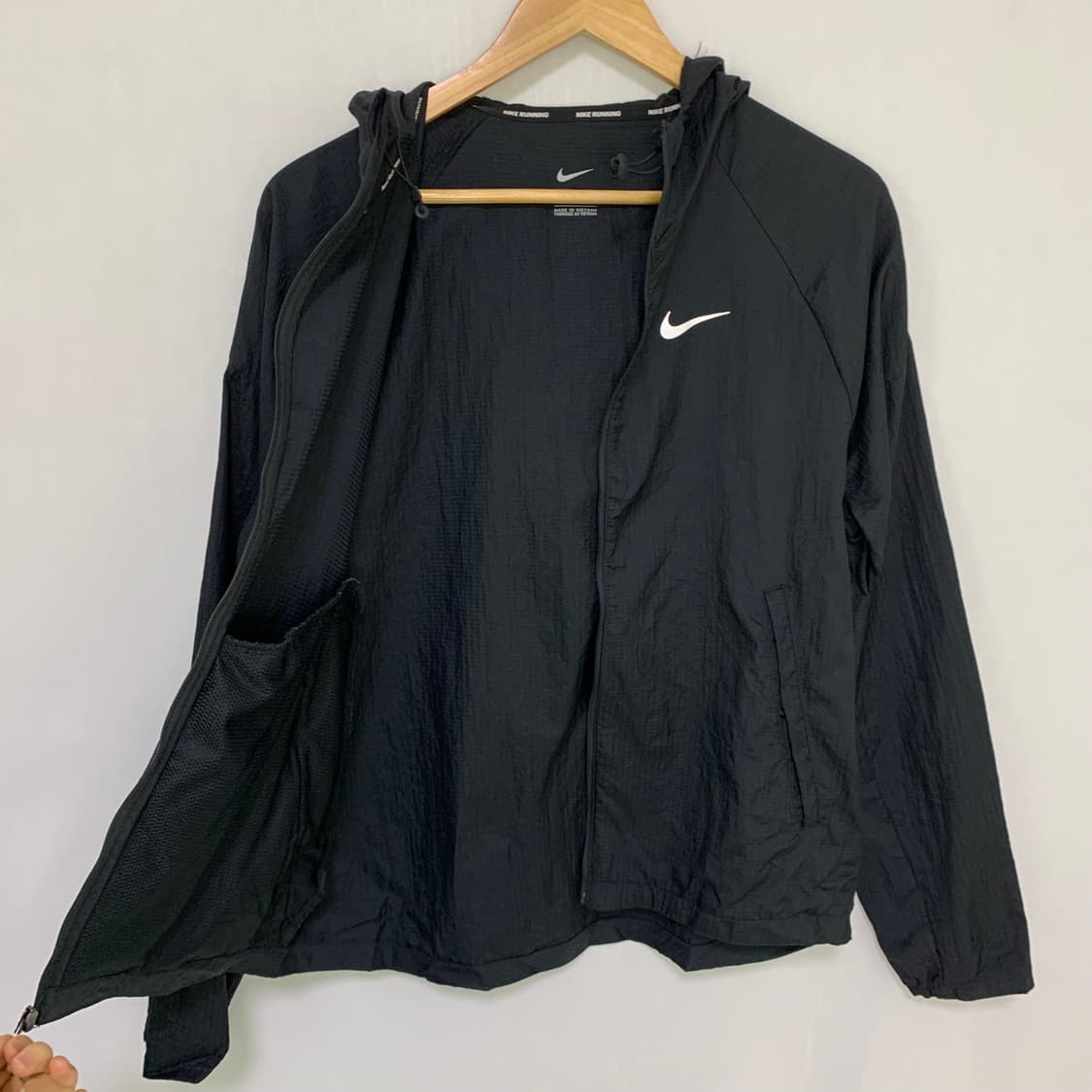 나이키 러닝 후드 바람막이 M 남녀공용 블랙 빈티지 상품이미지3