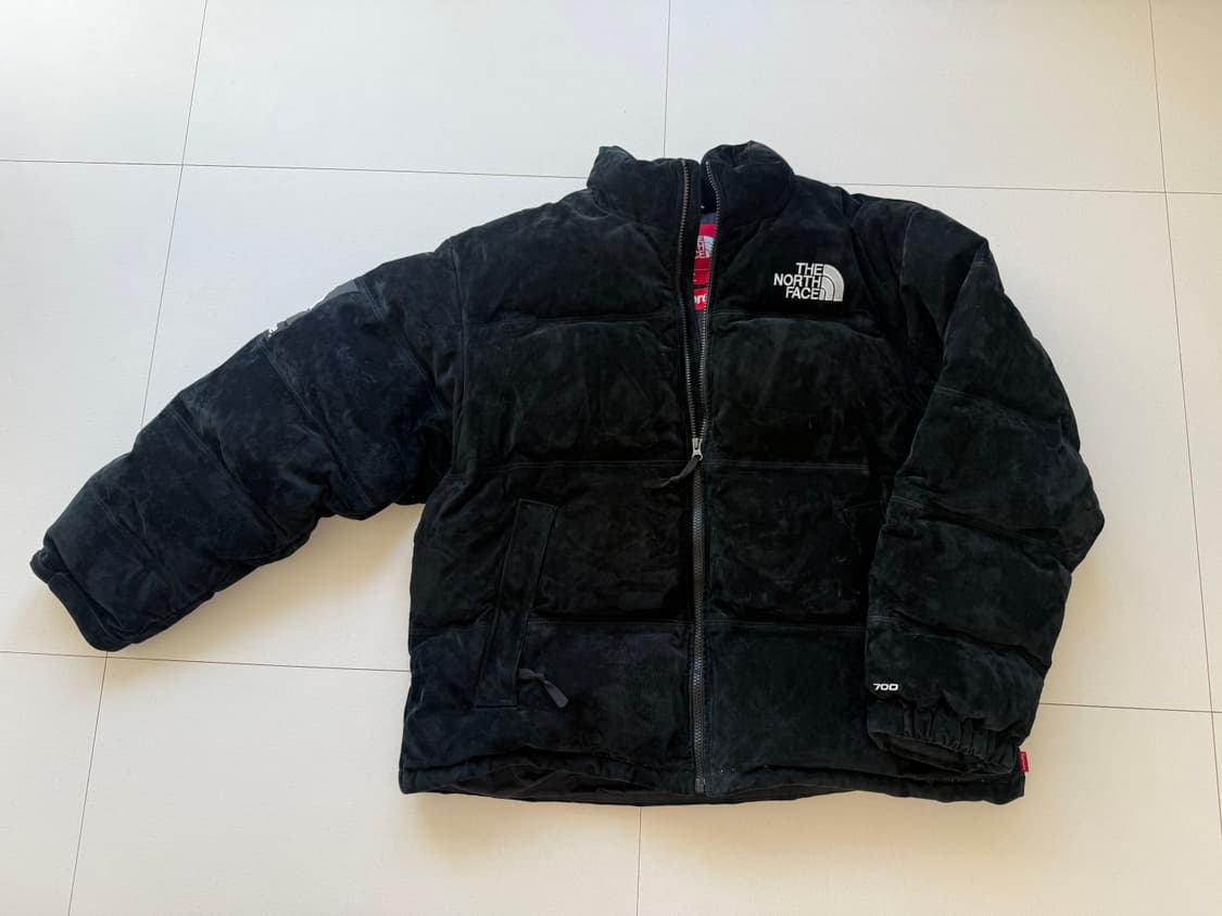 슈프림 x 노스페이스 스웨이드 눕시 자켓 블랙 - 23FW 상품이미지1