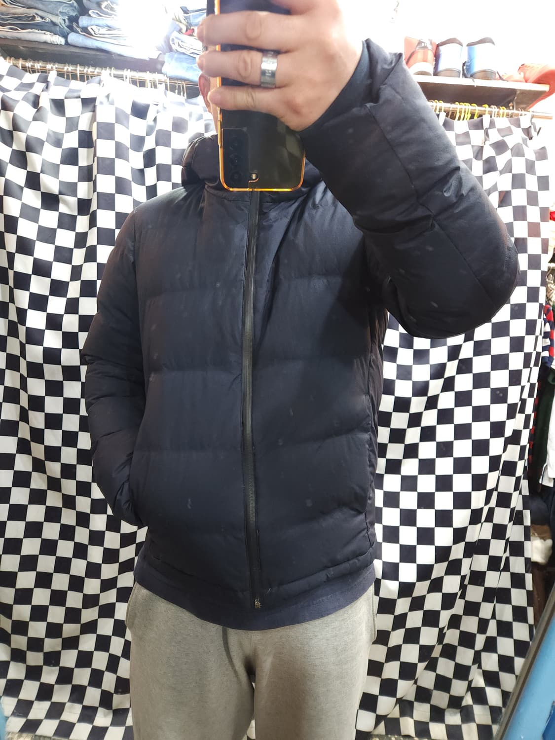 유니클로 심리스 오리털 패딩점퍼

 상품이미지8