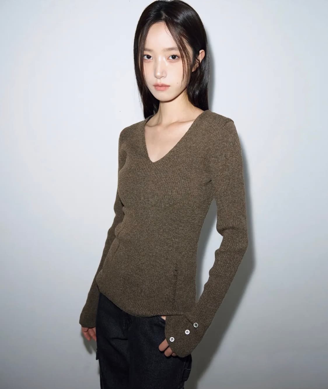 헬레네파리스 데미지드 브이넥 리브드 니트 [딥 브라운] 상품이미지1