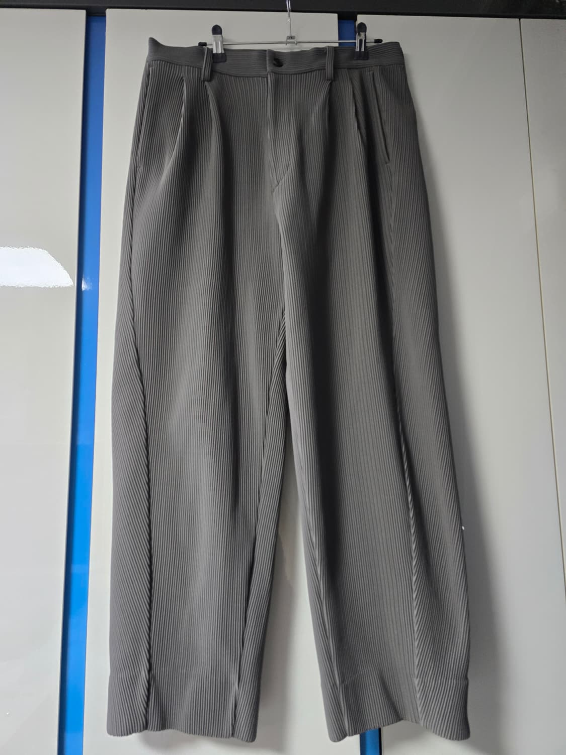 [S]sstein 슈타인 그라데이션 플리츠 트위스트 와이드 트라우저 팬츠 상품이미지3