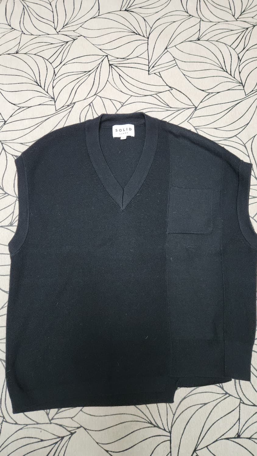 솔리드옴므 블랙 비대칭 니트 베스트 50사이즈 상품이미지1