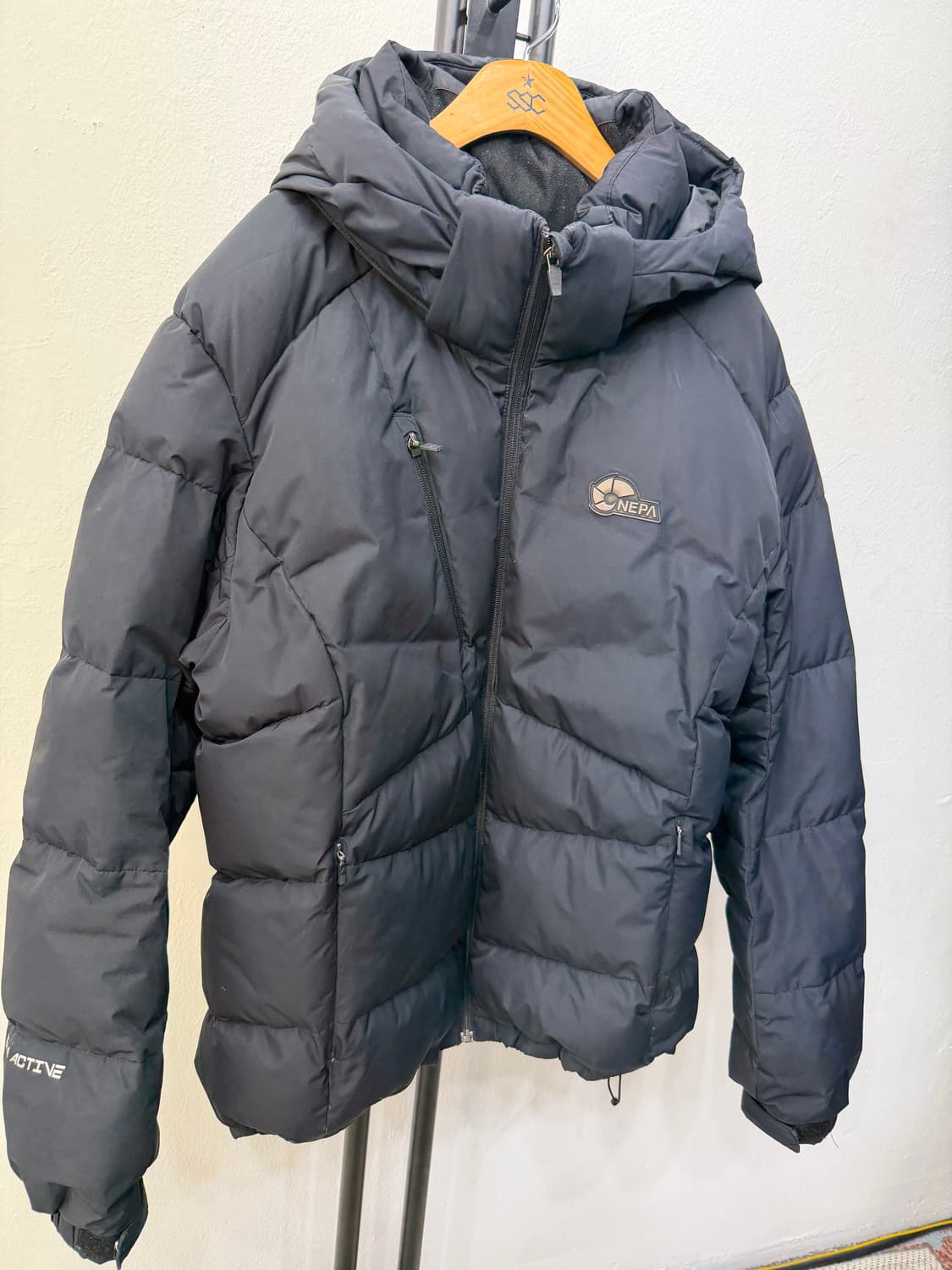 정품) 네파 남성 블랙 덕다운 패딩 110 상품이미지2