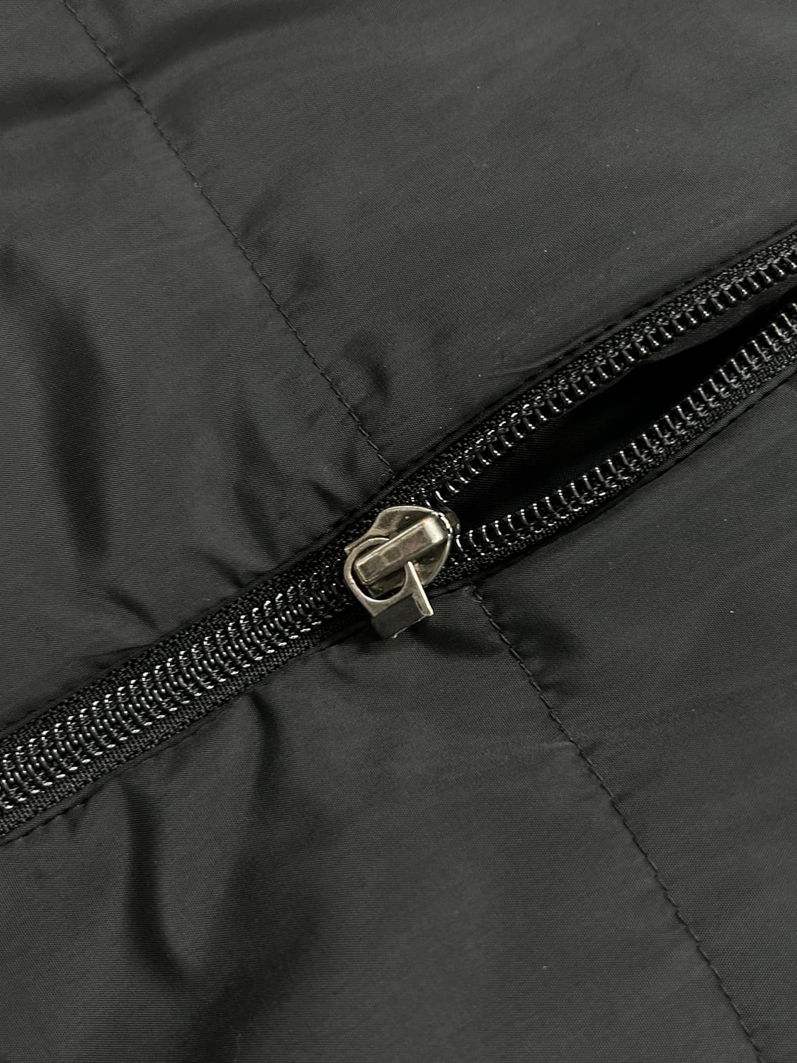 아디다스 옐로우 로고 사이드라인 경량 패딩 M  상품이미지4