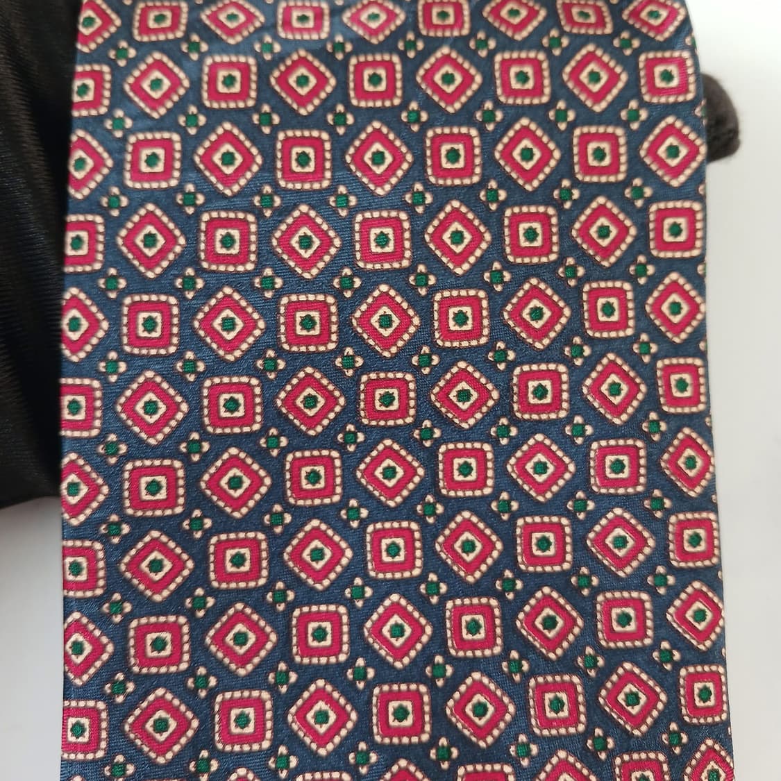 로가디스 실크 네이비 기하 패턴 넥타이 9.2cm 새상품 A19463
 상품이미지7