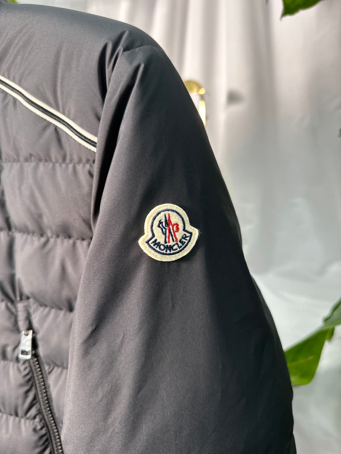 몽클레어 페리얼 아미오 블랙
사이즈 4
 상품이미지4