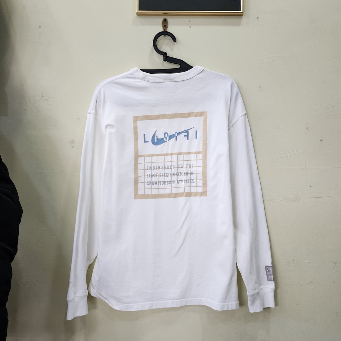 나이키 화이트 프린트 롱슬리브 티셔츠 상품이미지3