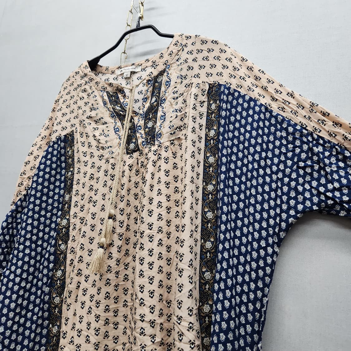 써스데이아일랜드 에스닉 패턴 보헤미안 셔링 블라우스 M(XL) 상품이미지3