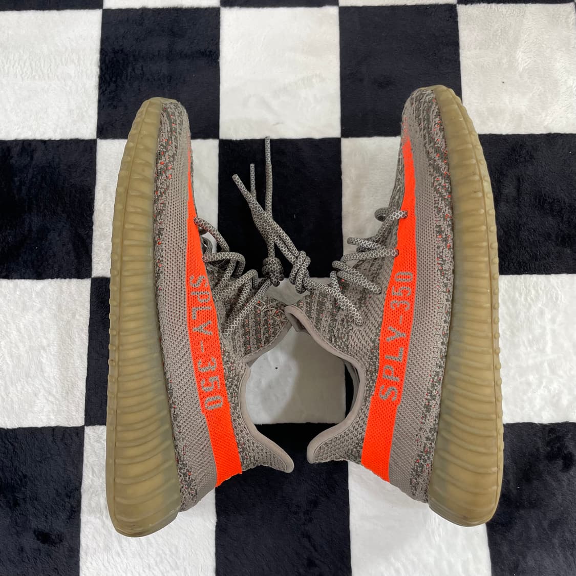 아디다스 이지부스트 350 V2 벨루가 265mm 상품이미지5