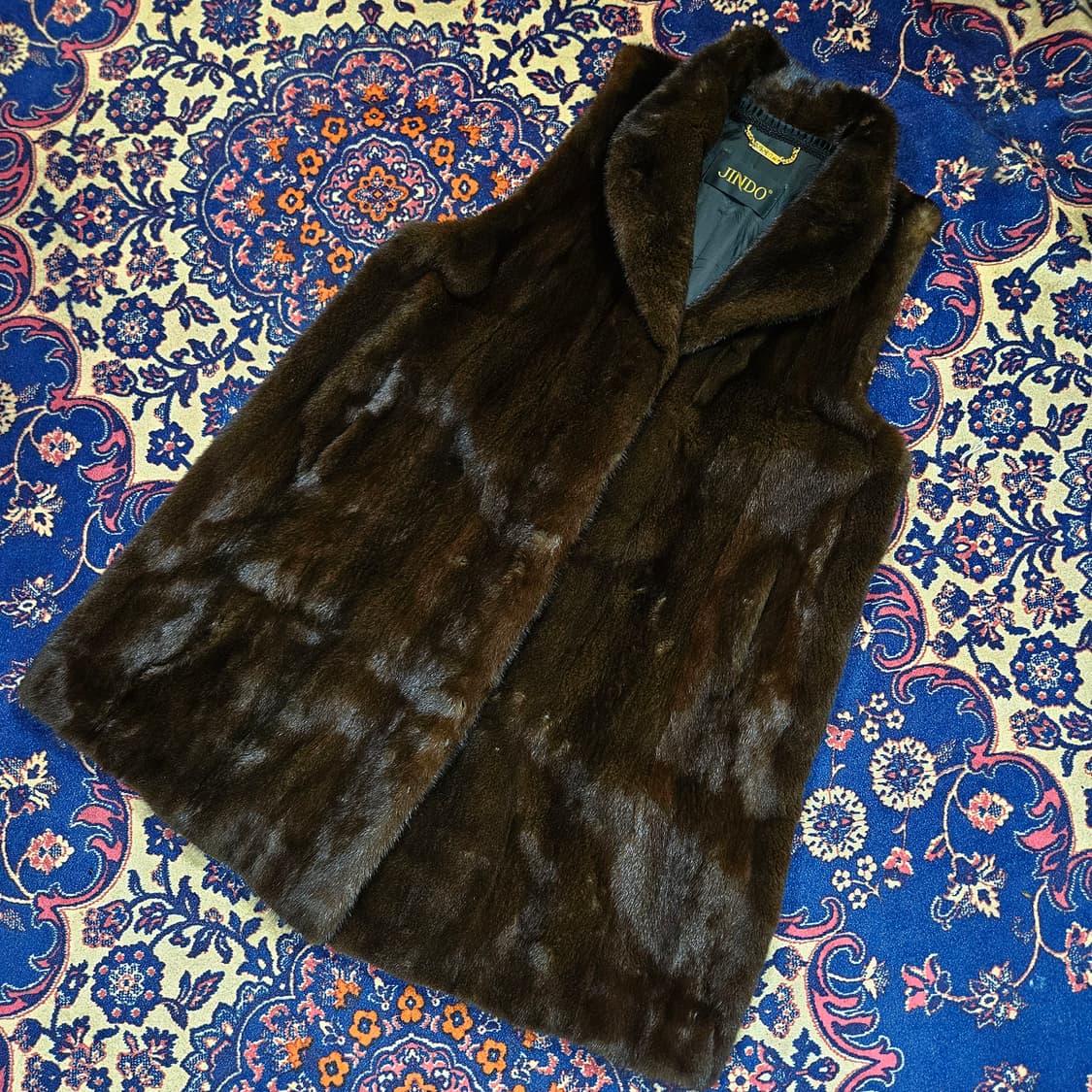 진도모피(JINDO) 다크 브라운 통 밍크 코트 베스트 + 모피 머플러 상품이미지2