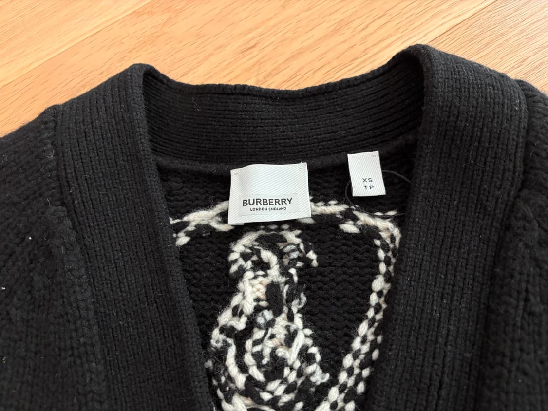 버버리 리카르도 티시 컬렉션 컷아웃 자카드 가디건 (XS) 상품이미지3