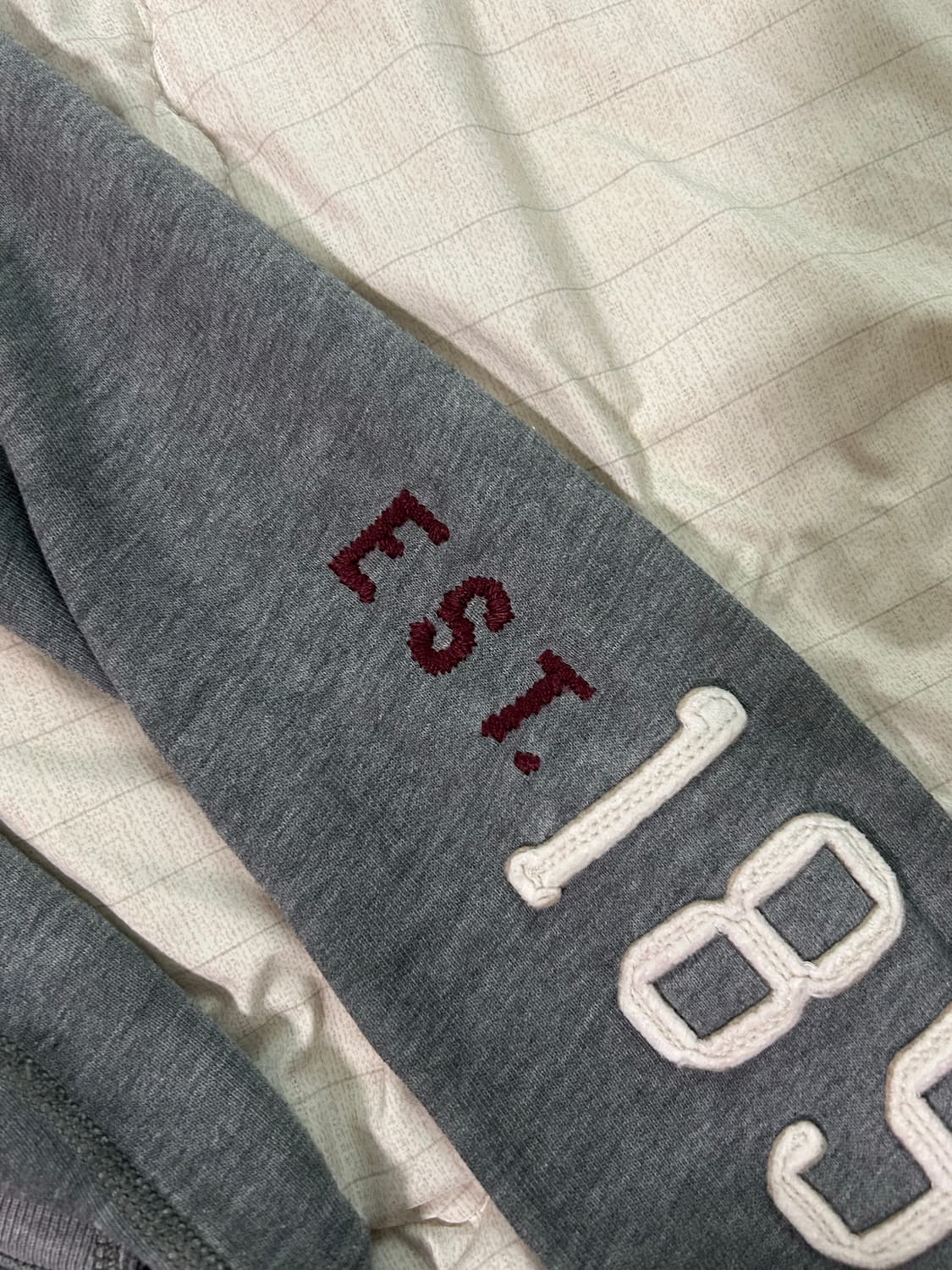 유일매물 대대장 아베크롬비 딱붙 진그레이 팔 패치 후드집업 상품이미지8