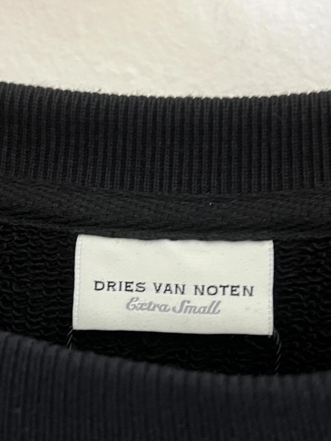 드리스반노튼 파워숄더 스웻셔츠 상품이미지2