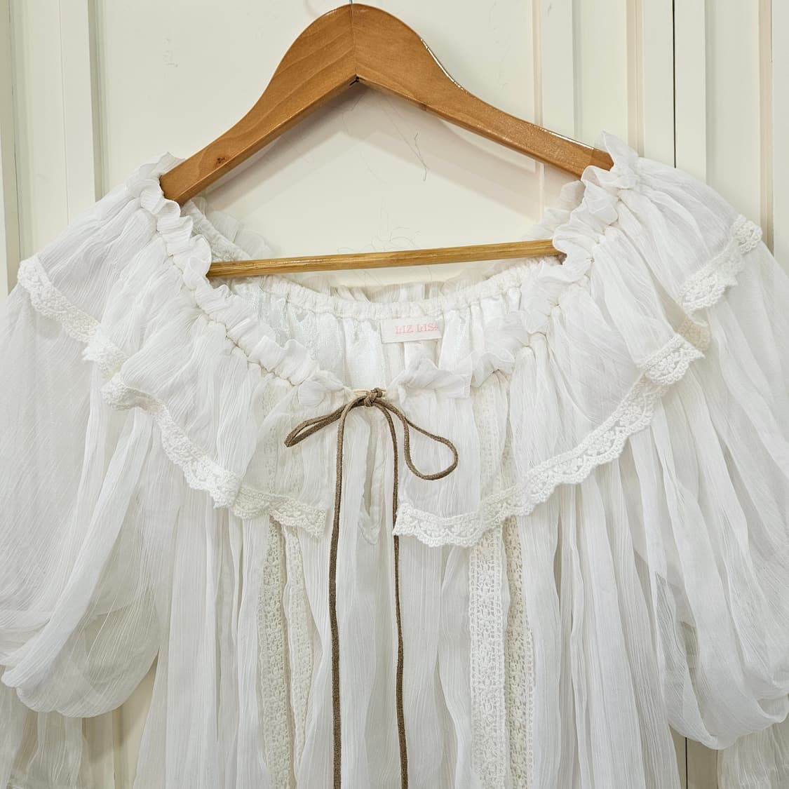 리즈리사(LIZ LISA) 레이스 쉬폰 오프숄더 블라우스 상품이미지3