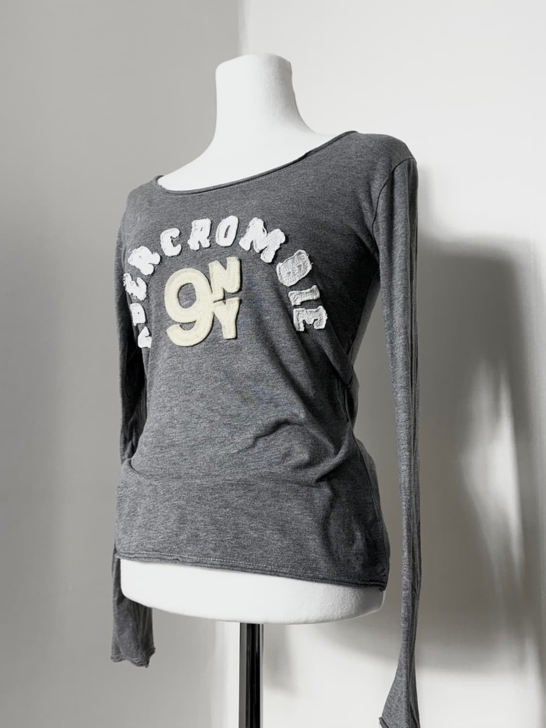 아베크롬비 그레이 롱슬리브 상품이미지1