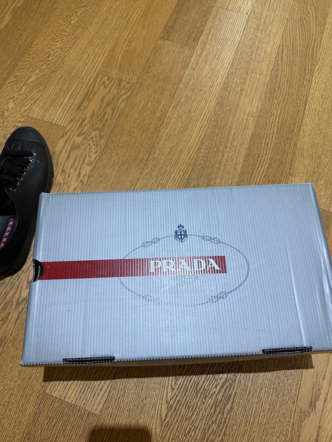 프라다 로우탑 스니커즈 상품이미지4