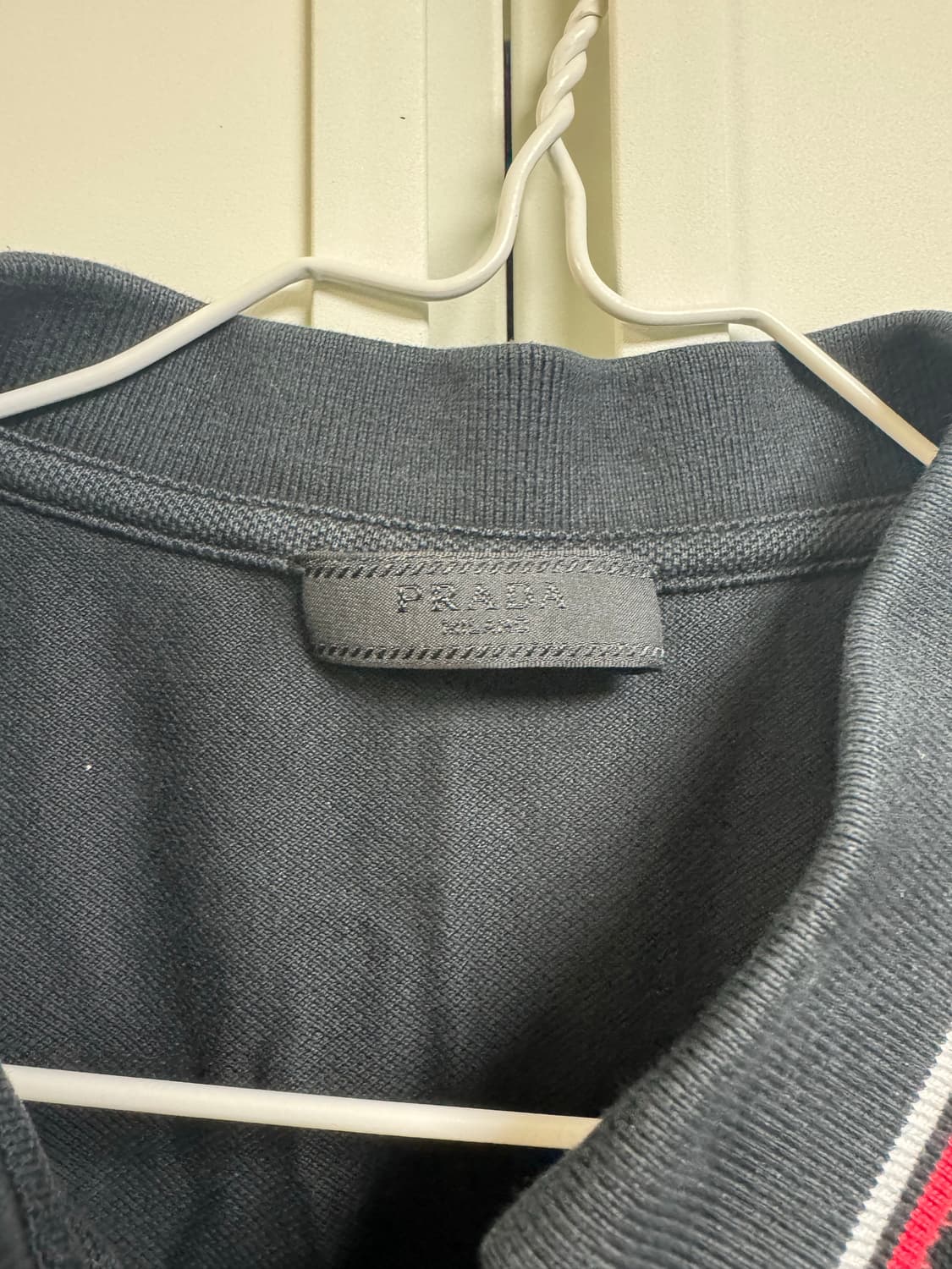 프라다 블랙라벨 폴로티 상품이미지3