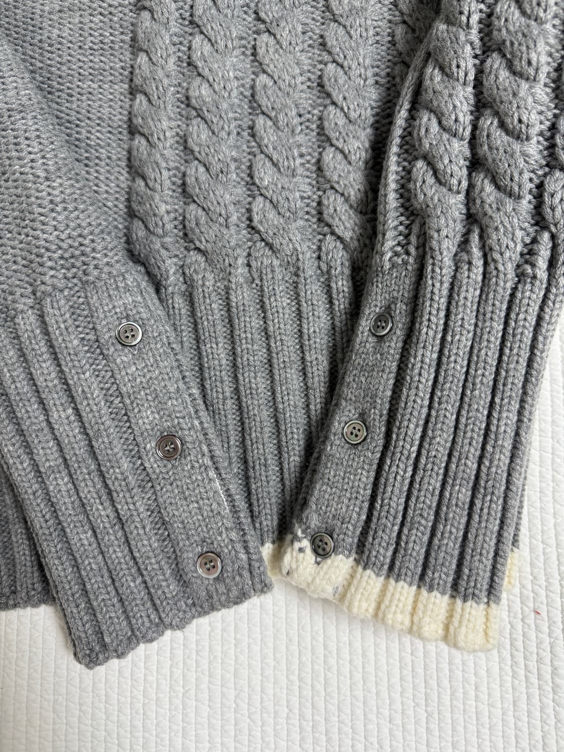 톰브라운 케이블 언발패턴 니트(1) 상품이미지7