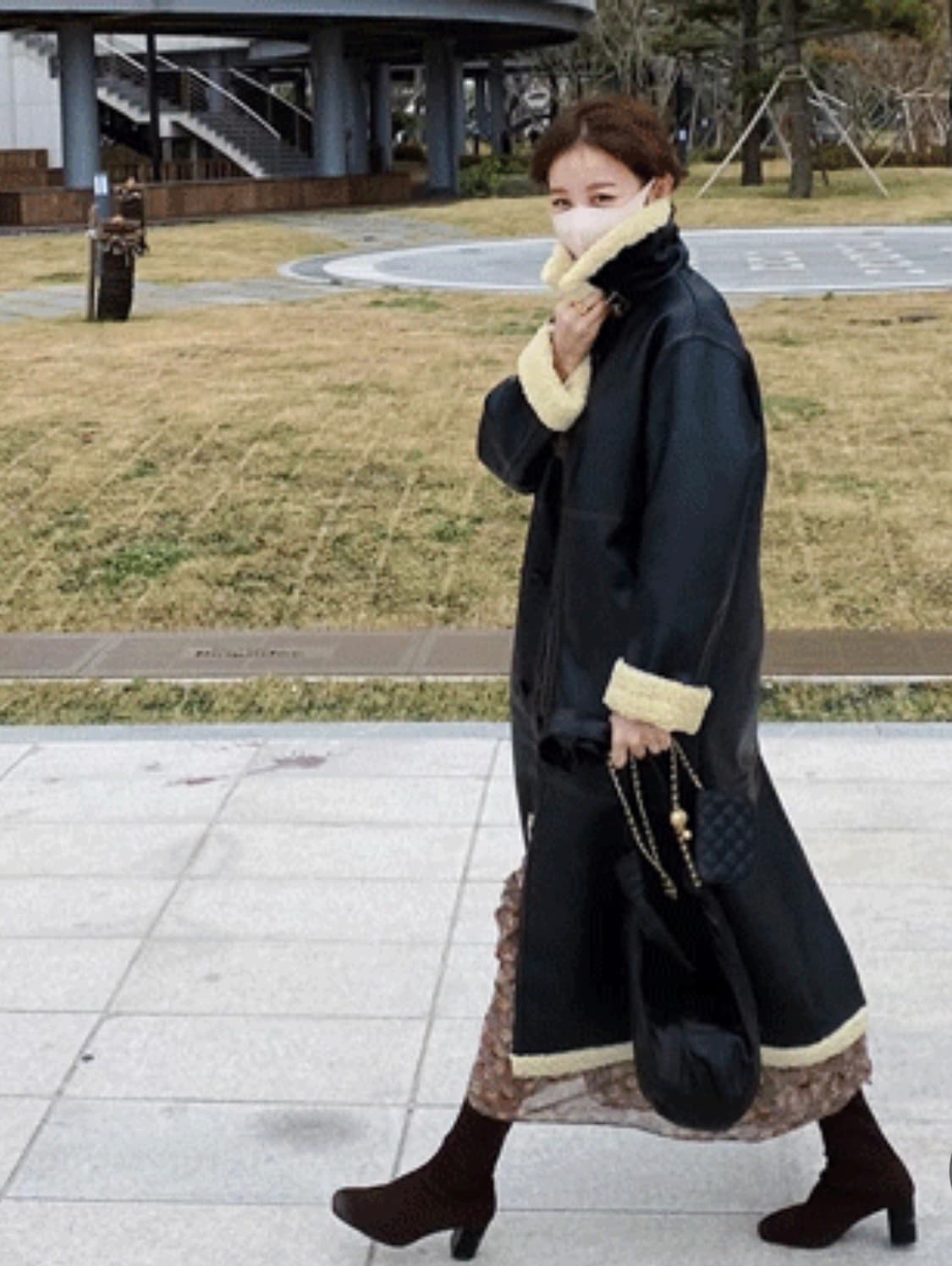 새상품 ) 임블리 덤블이쏙배색라인 무스탕 상품이미지5