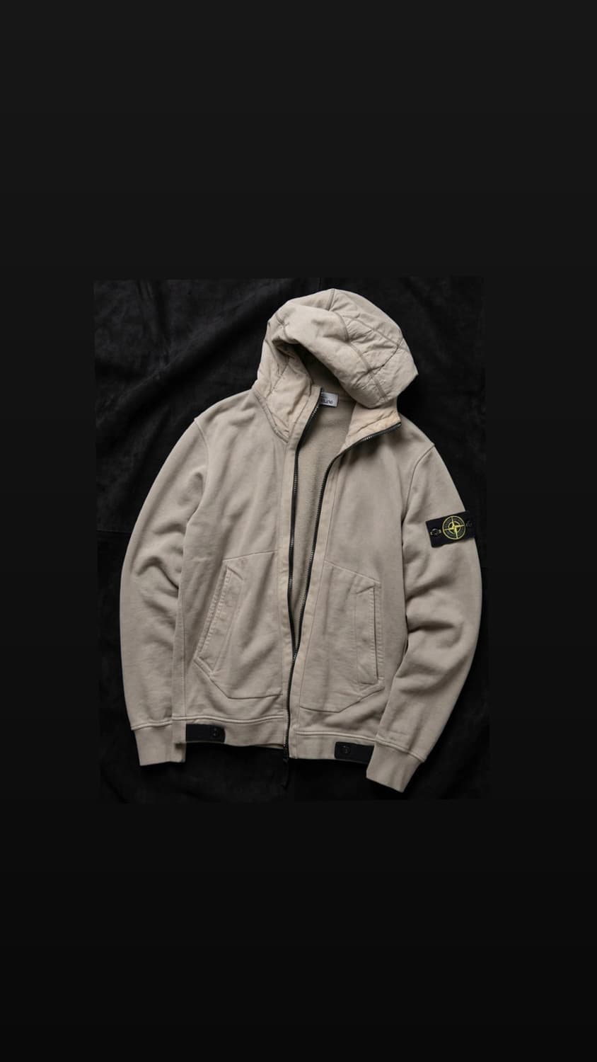 스톤아일랜드 경량 후드집업  상품이미지1