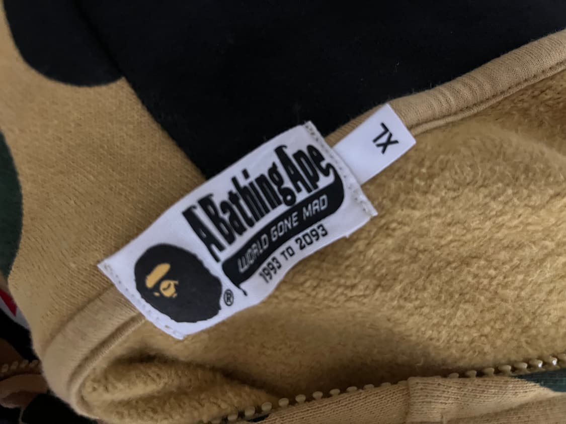 새상품급) 베이프 자이언트 카모 황계 샤크 후드집업  상품이미지3