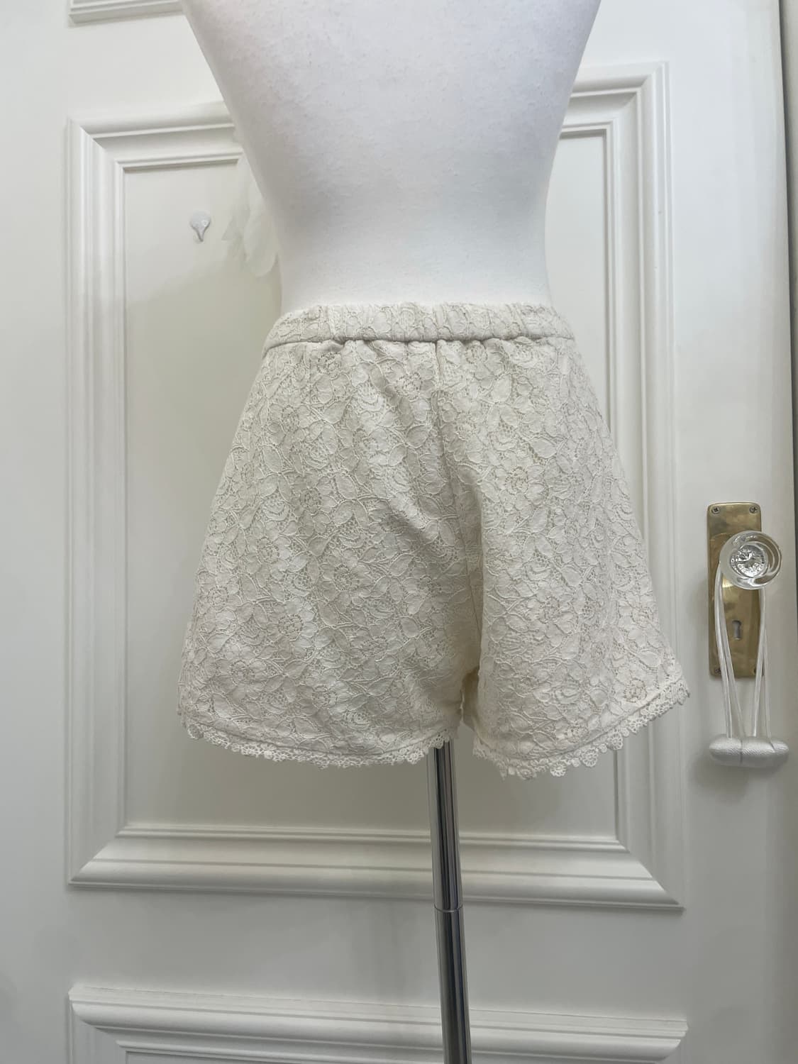 ivory lace pleats short pants(size-M) 상품이미지4