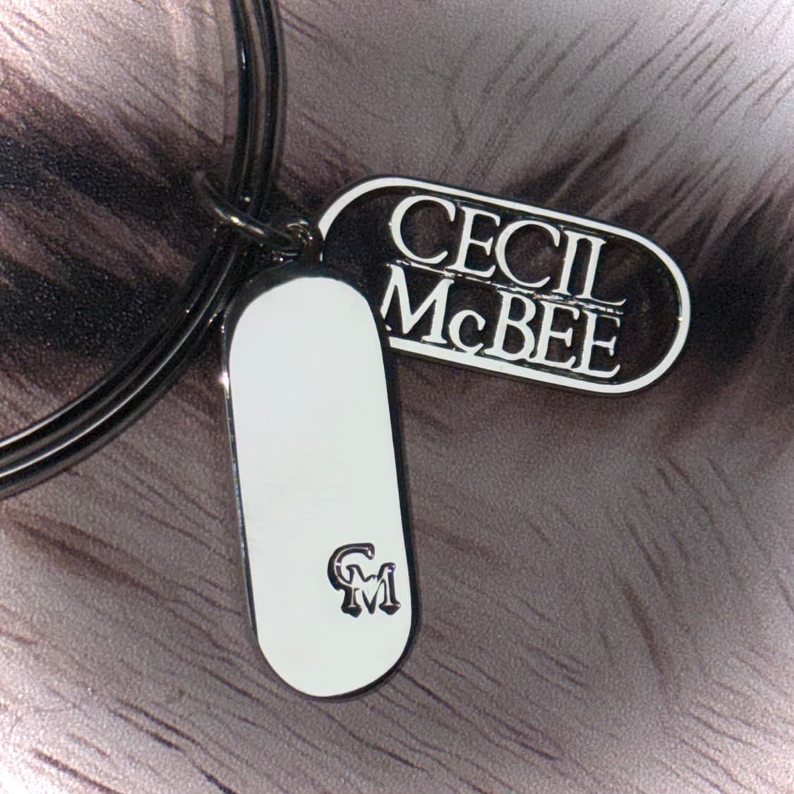 Cecil McBee 세실맥비 로고 갸루 실버 레터링 뱅글 팔찌 상품이미지4