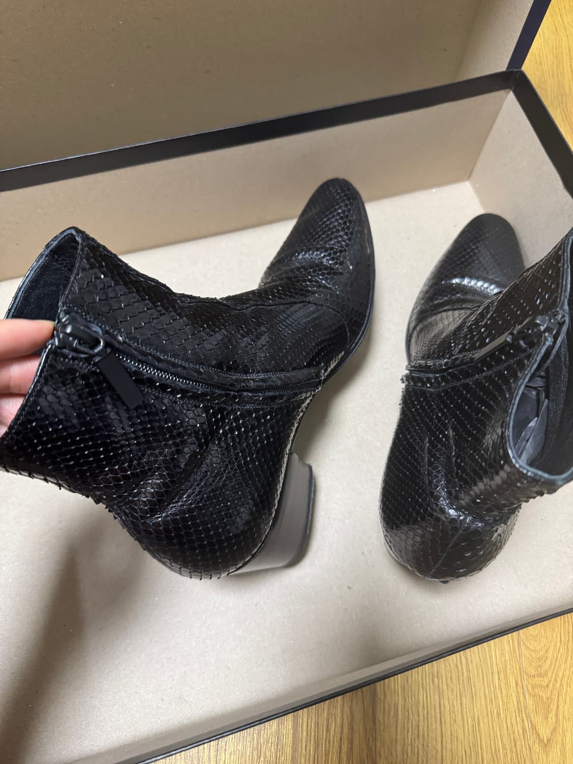 생로랑 파이썬 스네이크 스킨 첼시부츠 상품이미지7