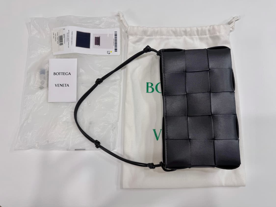 (거의새상품) 보테가베네타 카세트 파우치 숄더백 상품이미지1