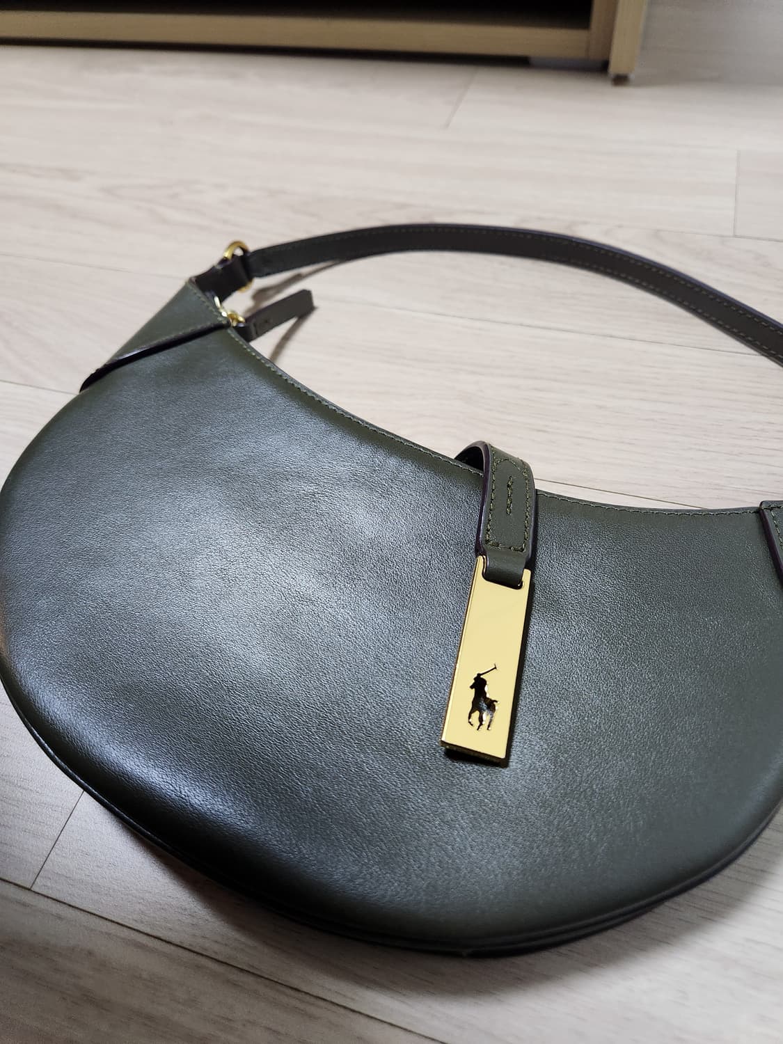 폴로 랄프로렌 ID카프스킨 미니 숄더백 상품이미지3