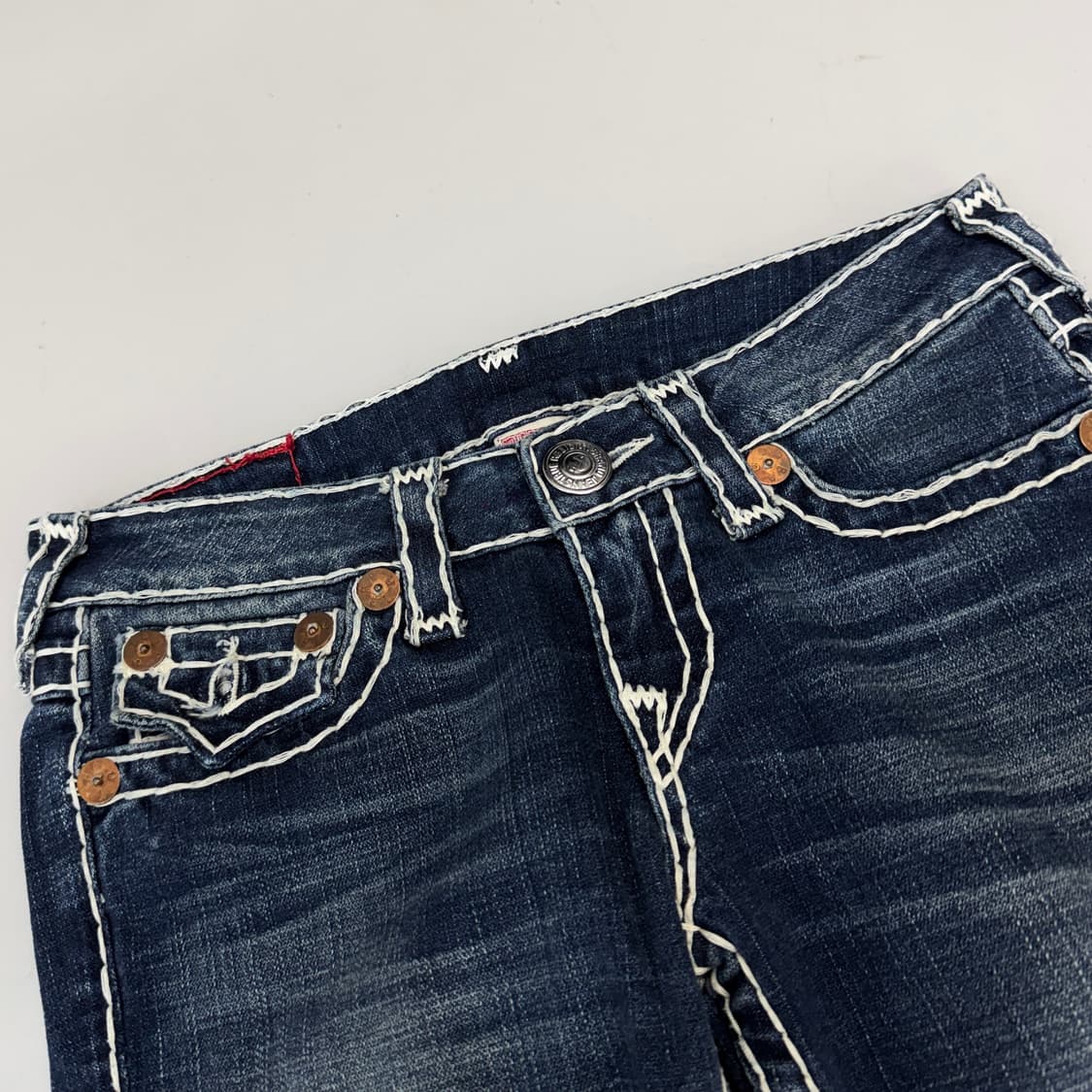 트루릴리전 Y2K 흰색스티치 조이슈퍼티 부츠컷 데님팬츠 상품이미지4