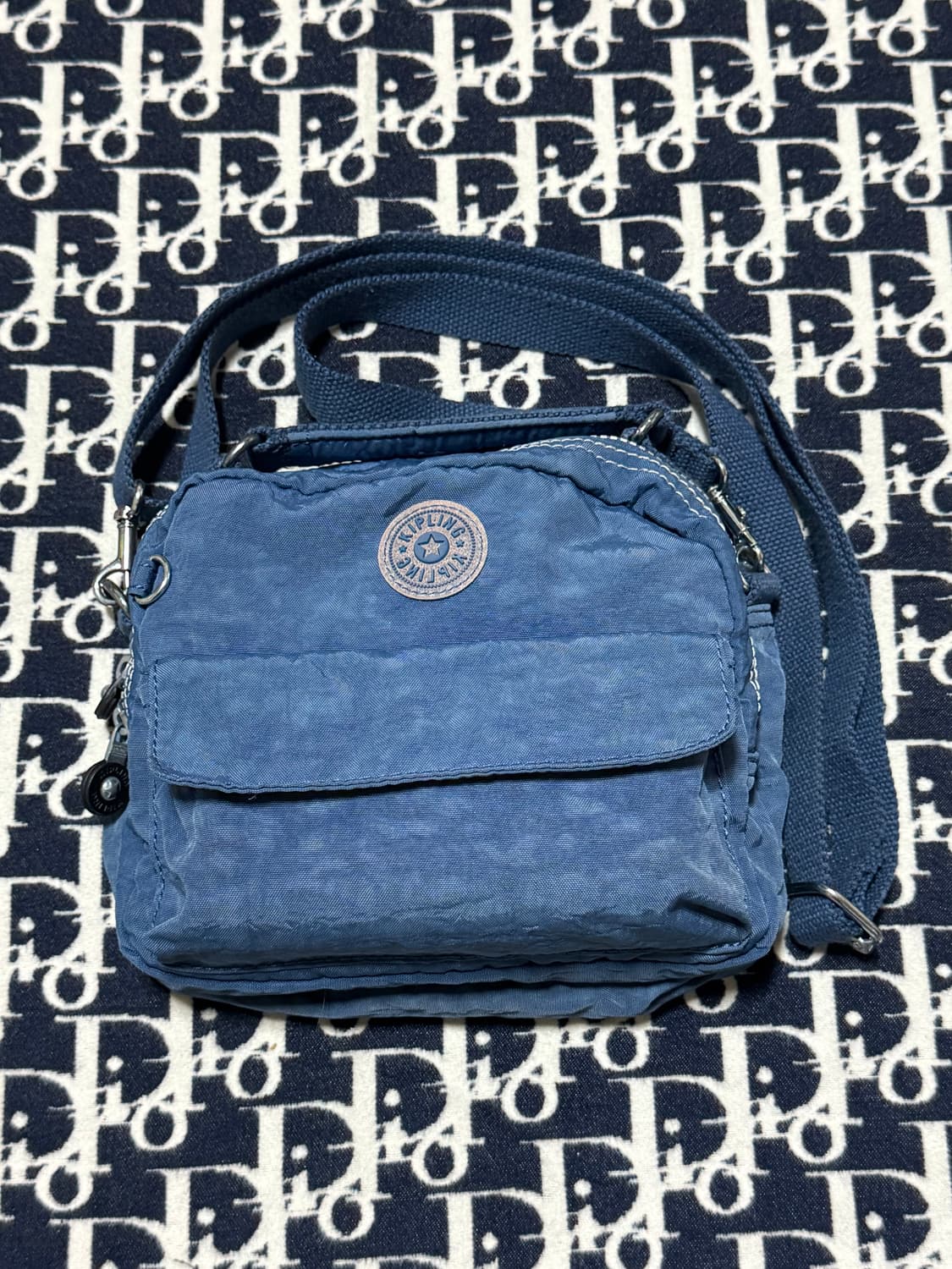 키플링 블루 크로스백 상품이미지1