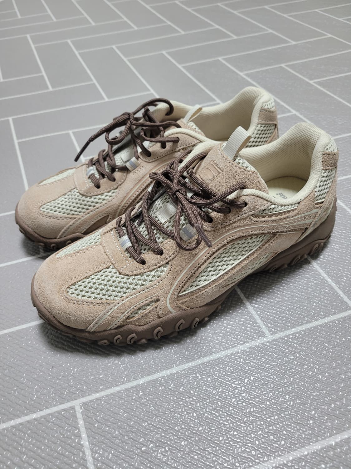 새상품) 휠라 에사페 LX 245 (한소희/ 차정원) 상품이미지3