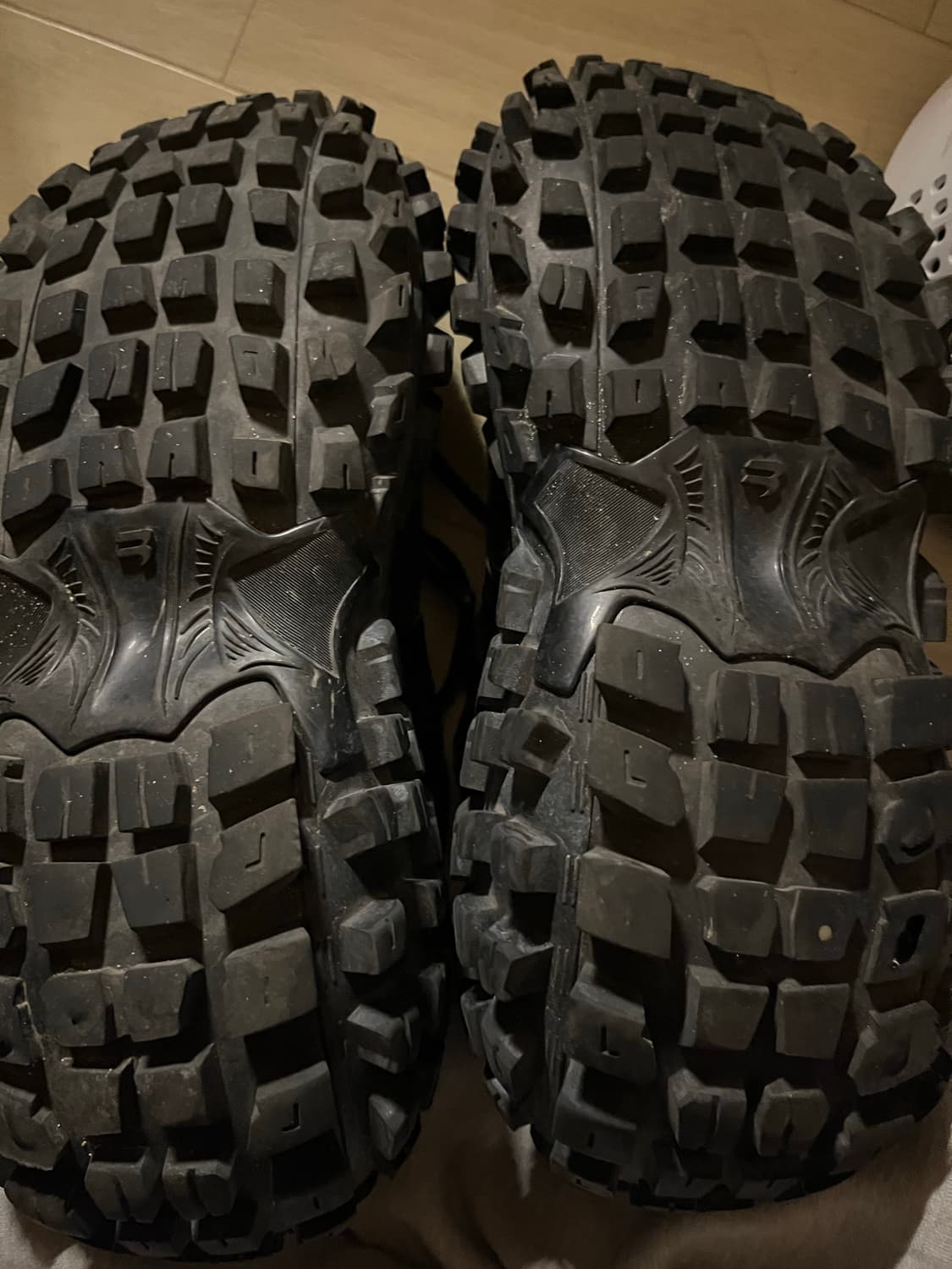 발렌시아가 디펜더 43 상품이미지5