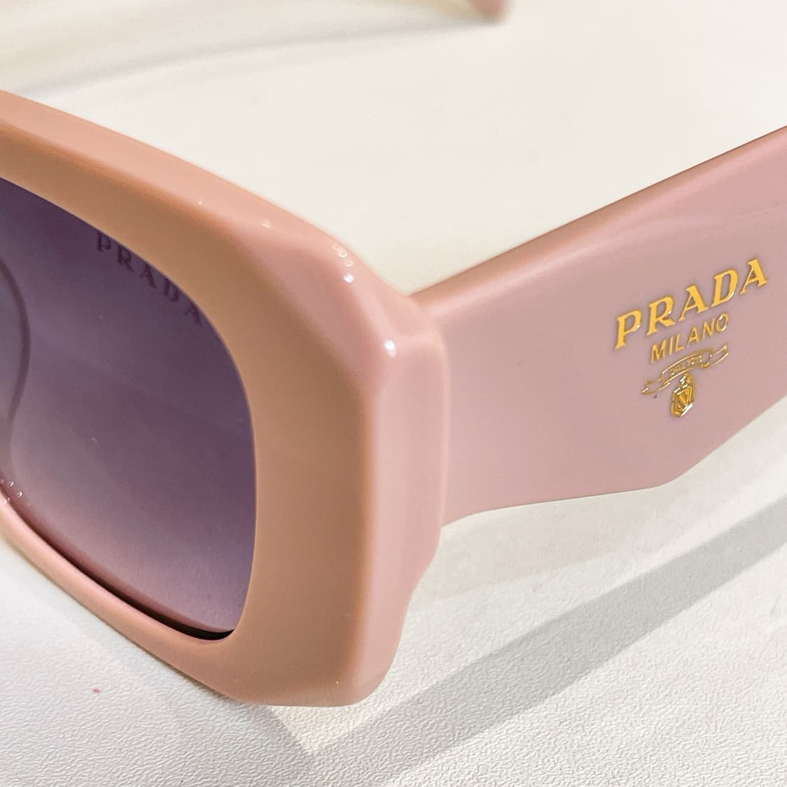 프라다 심볼 선글라스 슬레이트 4가지 배색 상품이미지5